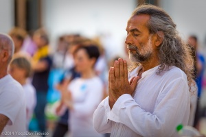 YogaDay-TV_2014-6007web.jpg